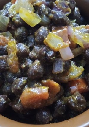 A picture of Fried kale chane ki chaat.