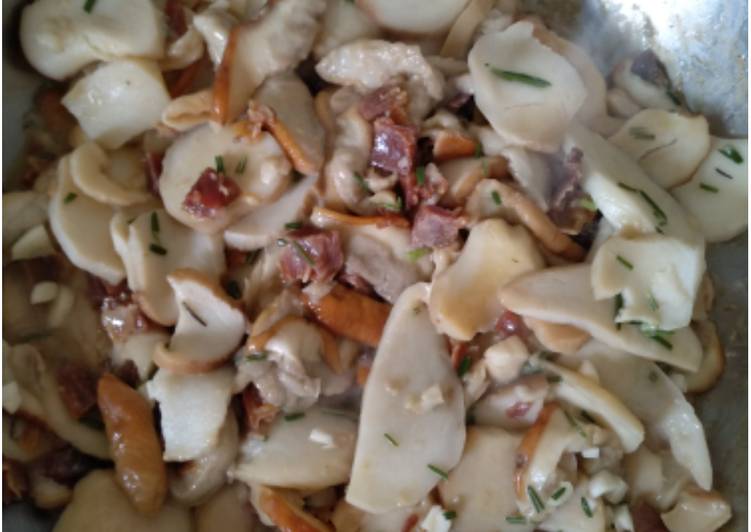 Boletus con jamón y cebollino