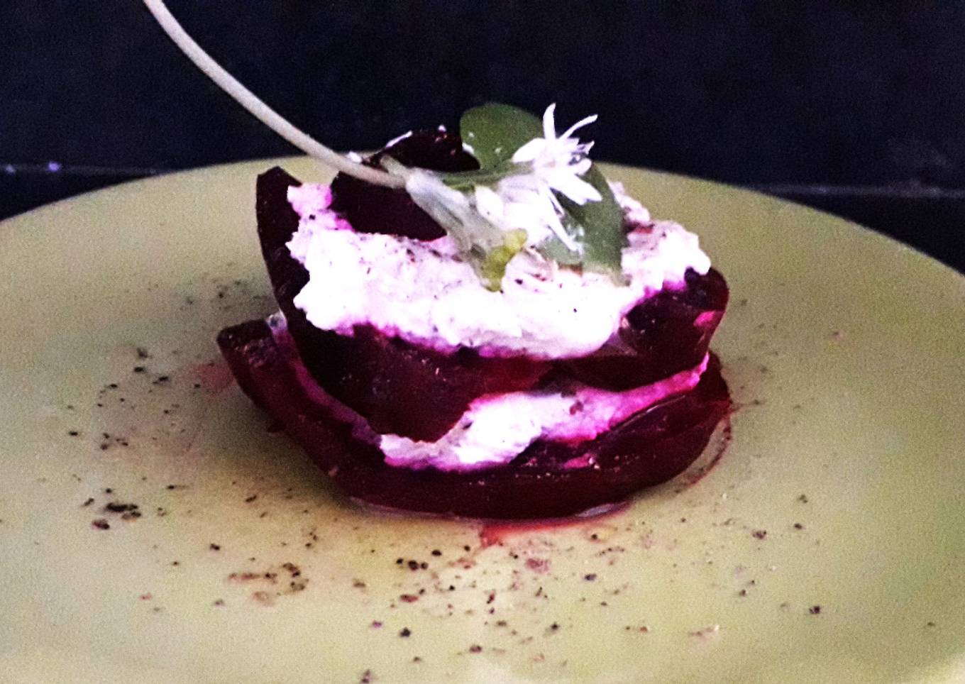 Betterave crapaudine et Brillat -Savarin  à l'ail des ours