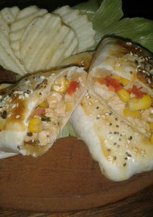 Una foto de Rollitos de hojaldre rellenos de pollo y choclo.💛