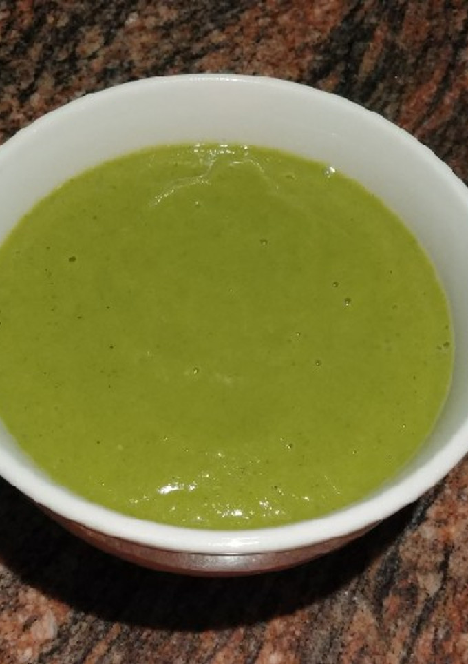 Una foto de Crema de verduras con leche de coco