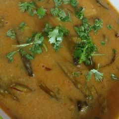 A picture of Sindhi's tomato curry.