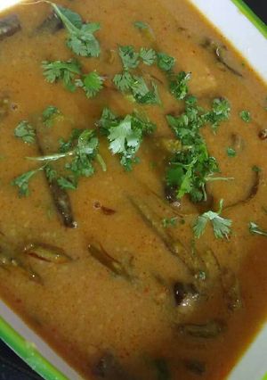 A picture of Sindhi's tomato curry.