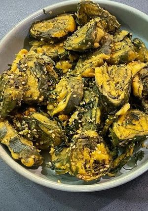 અળવી ના પાત્રા (Arvi Patra Recipe In Gujarati) રેસીપી મુખ્ય ફોટો
