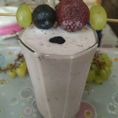 A picture of Mix fruit smoothie.