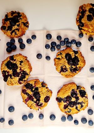 Una foto de Galletas de avena y arándanos frescos 🫐