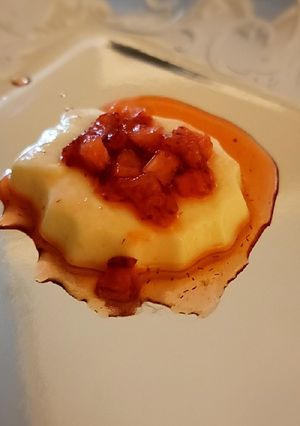 A picture of French molded crème.