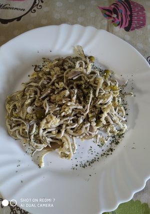 Foto principal de Gulas con champiñones y guisantes