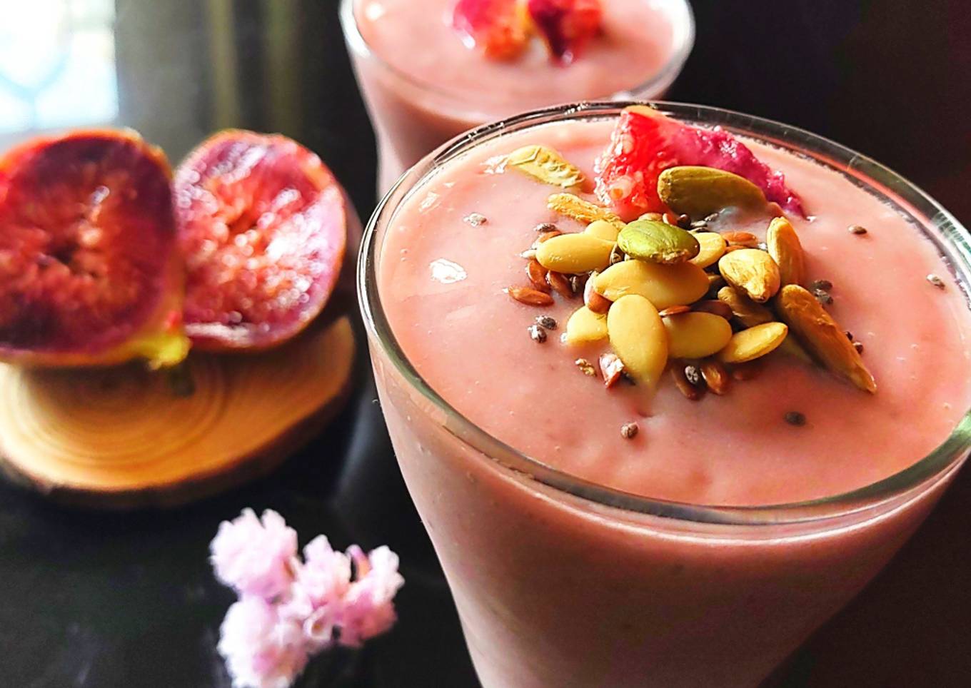 Banana fig smoothie