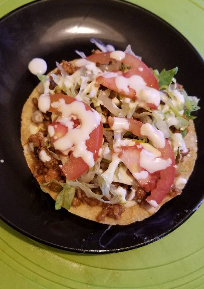 Una foto de Tostadas de carne molida "fácil y delicioso"