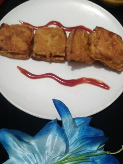 ब्रेड पकोड़ा (Bread pakoda recipe in Hindi) रेसिपी मुख्य फोटो