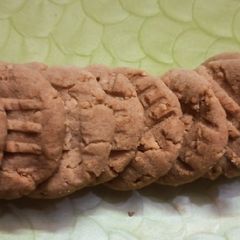 A picture of Crispy peanut cookies.