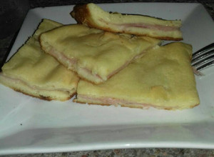 Una foto de Tarta de jamón y queso con masa líquida