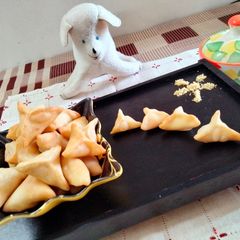 A picture of Mini Moong dal Samosa.