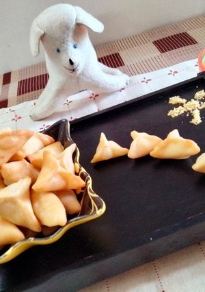 A picture of Mini Moong dal Samosa.