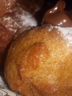 Una foto de Buñuelos semi lights de nutella y queso crema