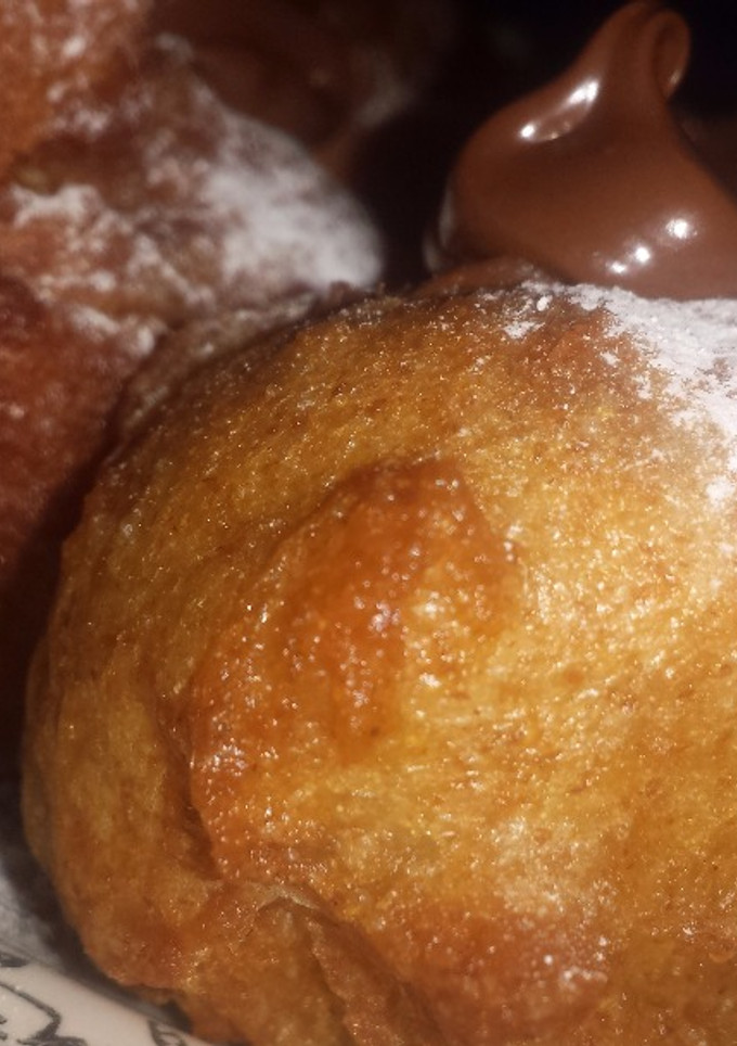 Una foto de Buñuelos semi lights de nutella y queso crema