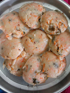 சுரைக்காய் மசாலா இட்லி (Suraikkaai masala idli recipe in tamil) செய்முறை முக்கிய புகைப்படம்