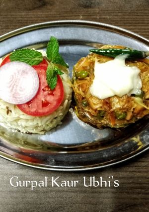 A picture of Cheesy Cabbage Delight with Cumin Rice🥬🍚.