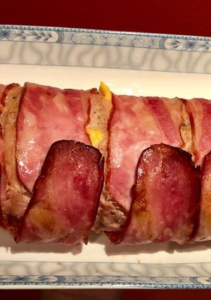 Una foto de Rollo de carne relleno de jamón y queso 🧀