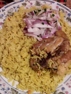 Una foto de Arroz con pollo (versión azafrán)