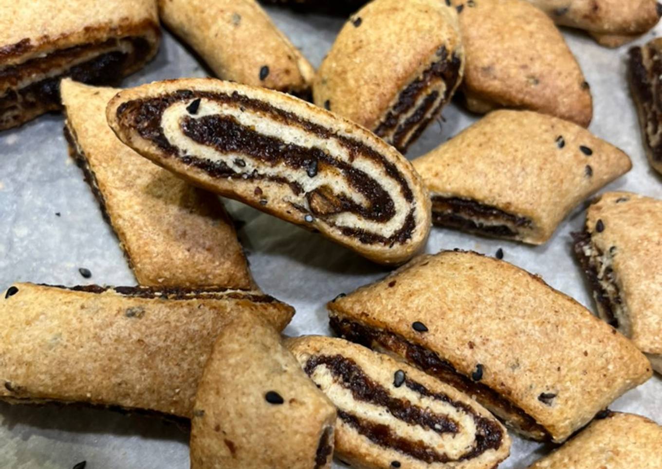 Palestinian Date cookies - Makrouta