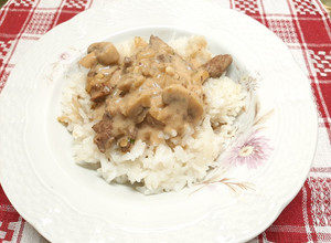 Una foto de Lomo strogonof ¡Plato de lujo con el menor esfuerzo!