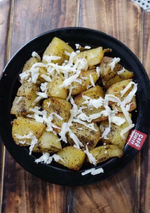 A picture of Potato pepper cheese.