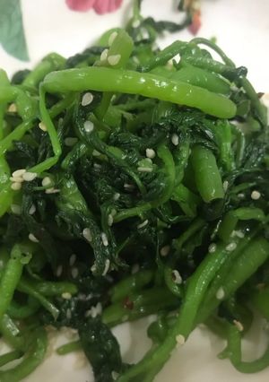 Hình của món Cải xoong trộn kiểu Hàn Quốc.