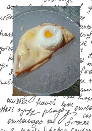 Una foto de Pizza en sartén con huevo express🍕