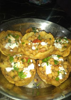 A picture of Cholay in Papadri katori.