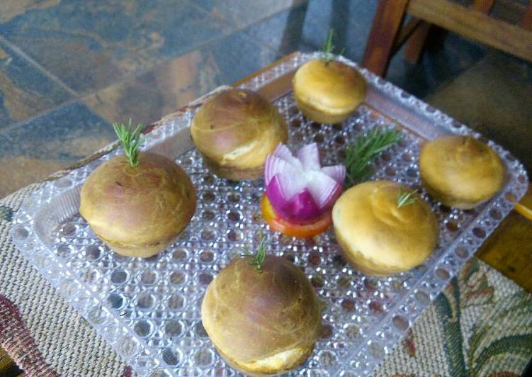 Recipe of Speedy Sweetened onion rolls with rosemary