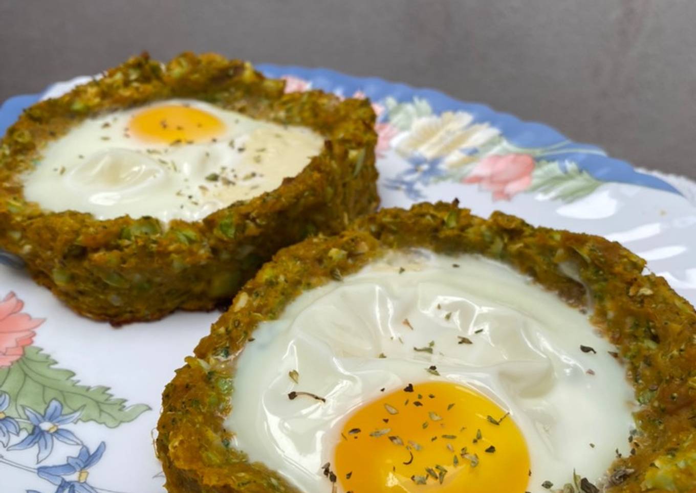 Nidos de batata y brócoli
