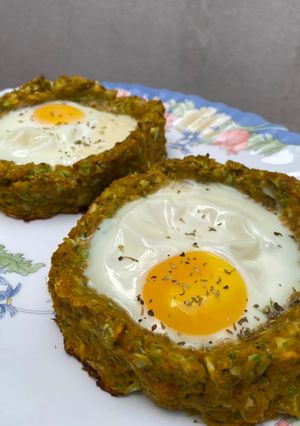 Una foto de Nidos de batata y brócoli