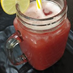 A picture of Apple kiwi cooler.