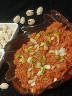 गाजर का हलवा (Gajar ka halwa recipe in Hindi) रेसिपी मुख्य फोटो