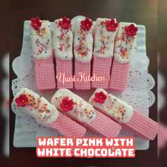 รูปของ 111. Wafer Pink With White Chocolate