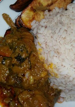 A picture of Ofe Akwu and Ofada Rice.