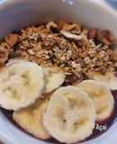 Açaí com Banana e Granola
