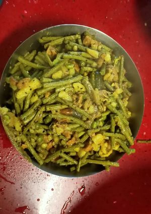 কচি সজনে ডাঁটার চচ্চড়ি (sojne dantar chorchori recipe in Bengali) রেসিপির প্রধান ছবি