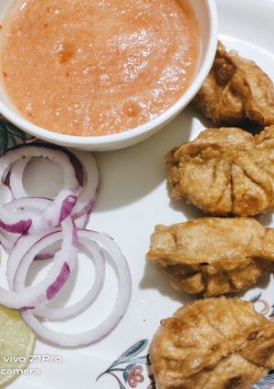 गेहूँ के आटे के फ्राइड मोमोज (Gehu ke aate ke fried momos recipe in hindi) रेसिपी मुख्य फोटो
