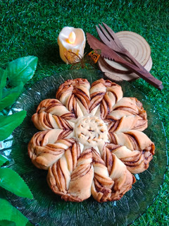 A picture of Nutella Star Bread.
