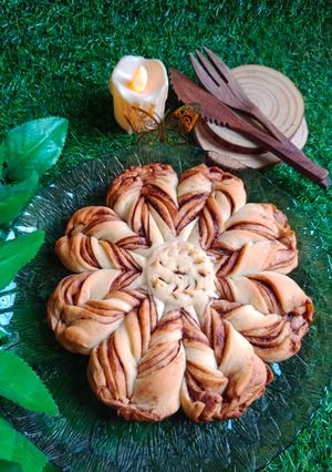 A picture of Nutella Star Bread.
