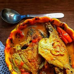 A picture of Pomfret Maacher Jhal.