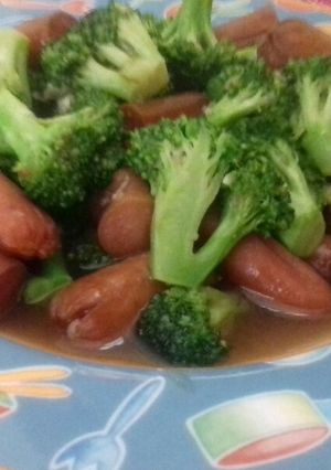 Foto resep Tumis brokoli sosis