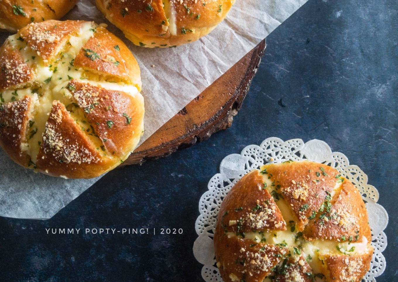 Korean Garlic Creamcheese Bread