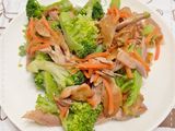 雞腿肉拌青花菜