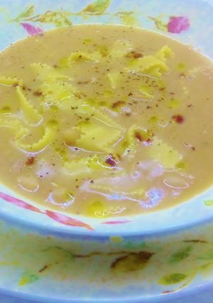 Foto di Minestra di castagne e cannellini con frastagliate all'uovo