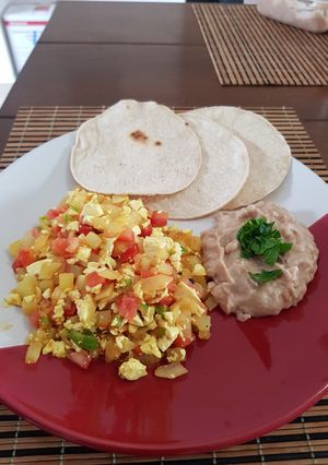 Una foto de Huevo vegano / tofu a la mexicana con papa