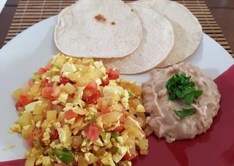 Huevo vegano / tofu a la mexicana con papa